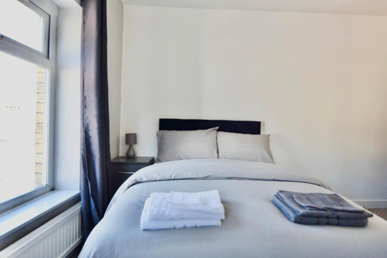 Villa Come On In Lucas Street Newport Train Station Sleep Upto 8 Exterior foto