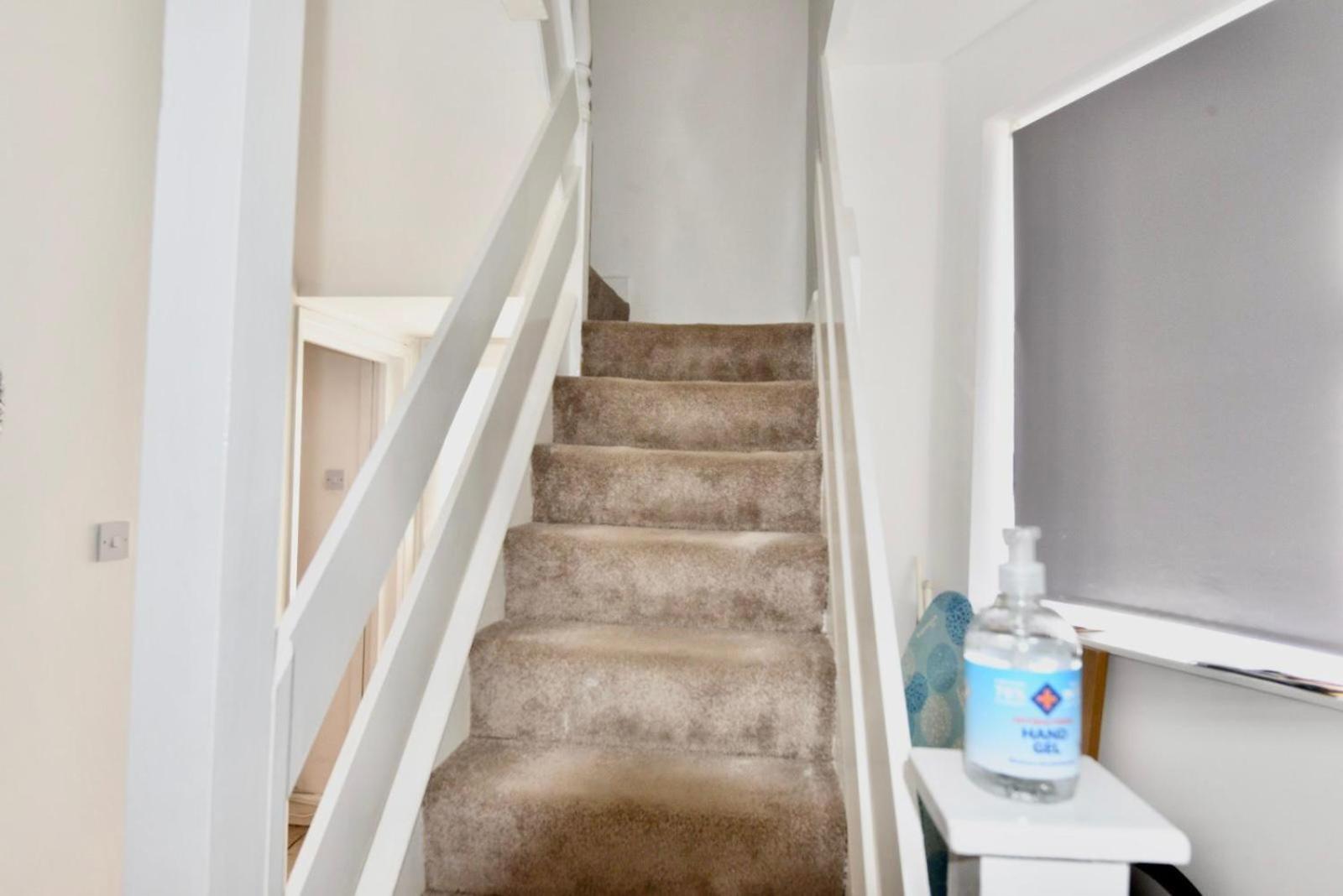 Villa Come On In Lucas Street Newport Train Station Sleep Upto 8 Exterior foto