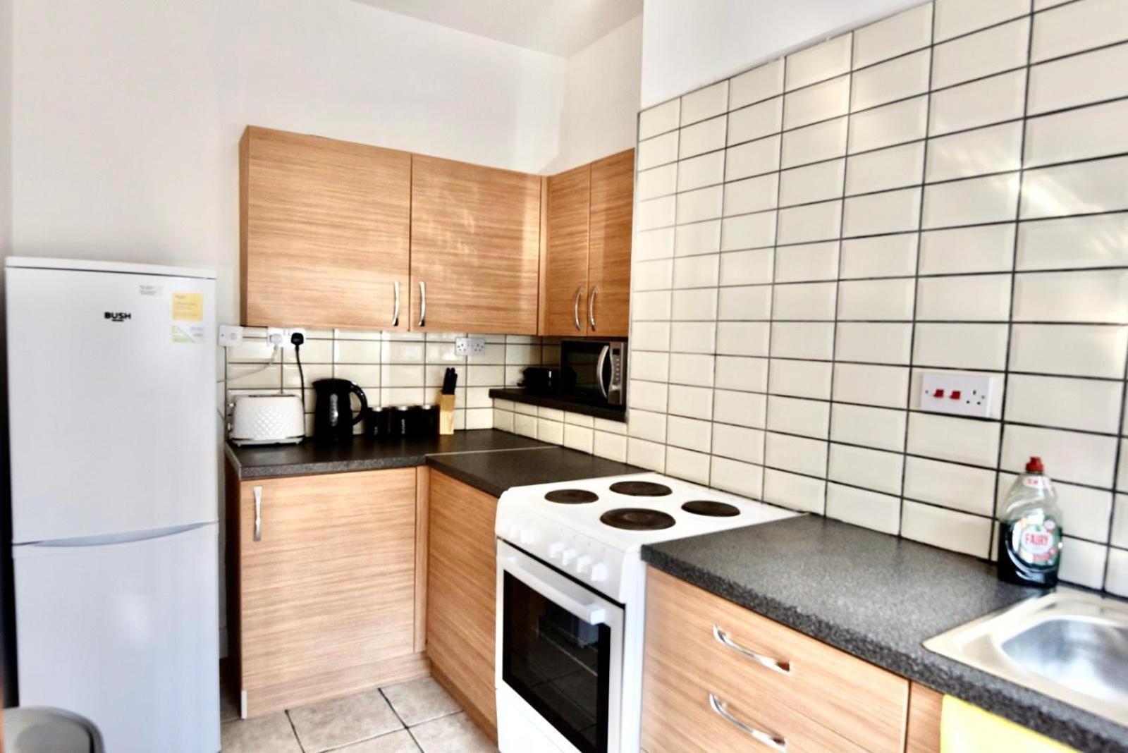Villa Come On In Lucas Street Newport Train Station Sleep Upto 8 Exterior foto