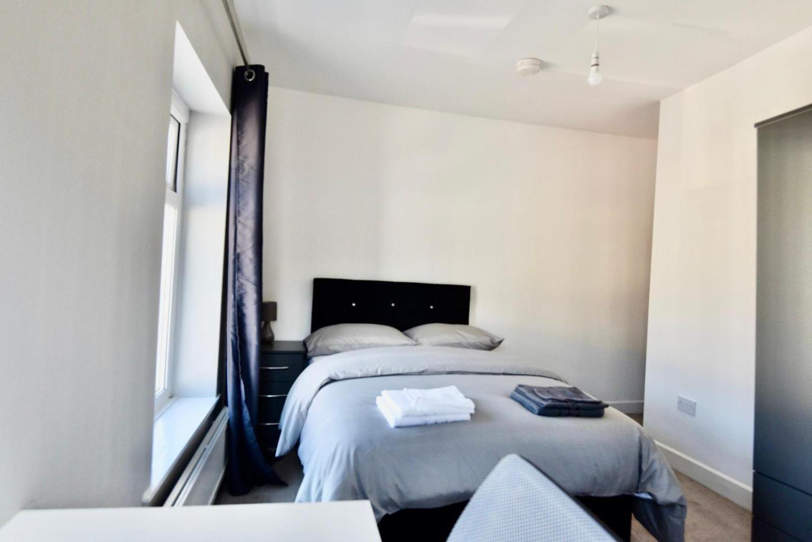 Villa Come On In Lucas Street Newport Train Station Sleep Upto 8 Exterior foto