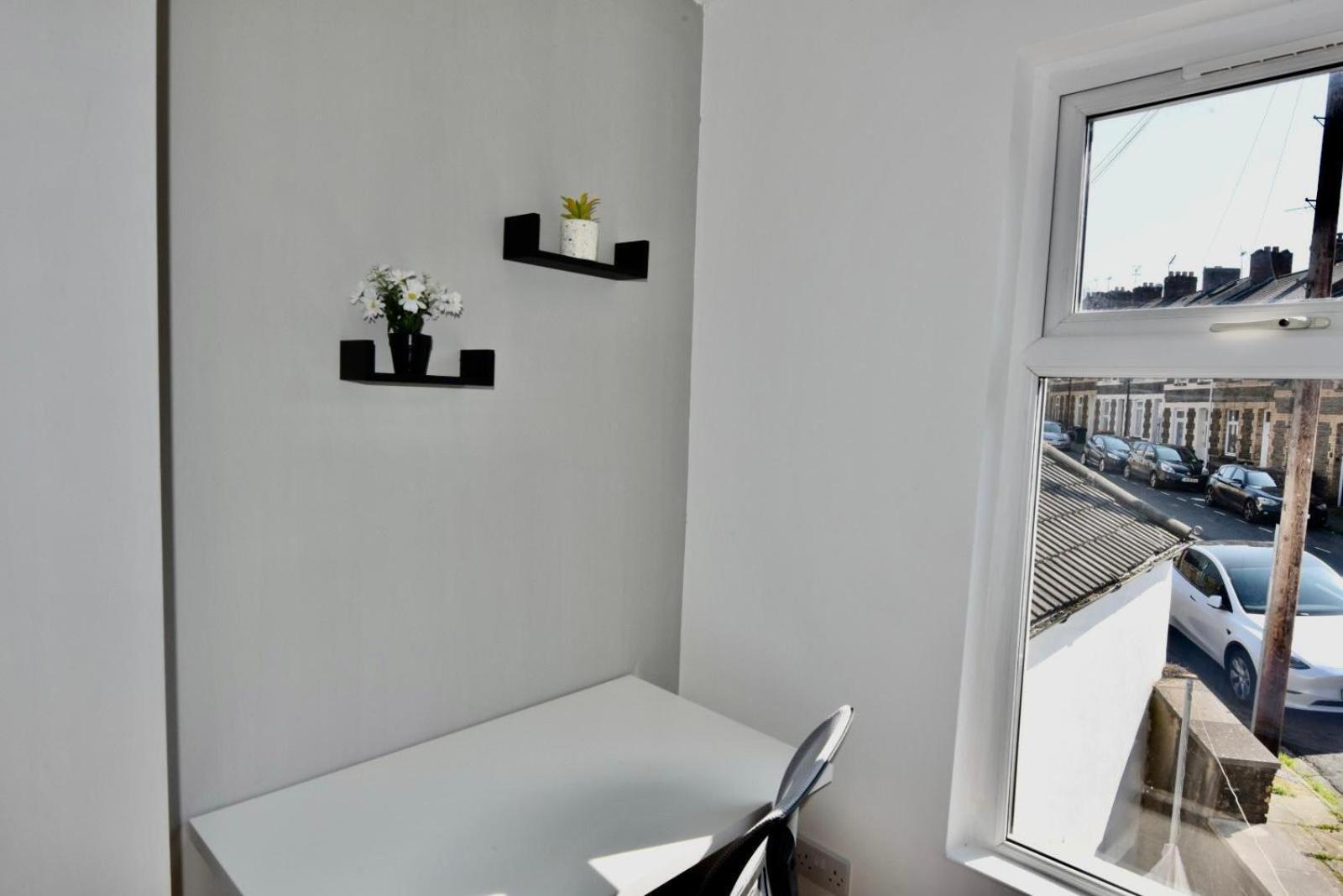 Villa Come On In Lucas Street Newport Train Station Sleep Upto 8 Exterior foto