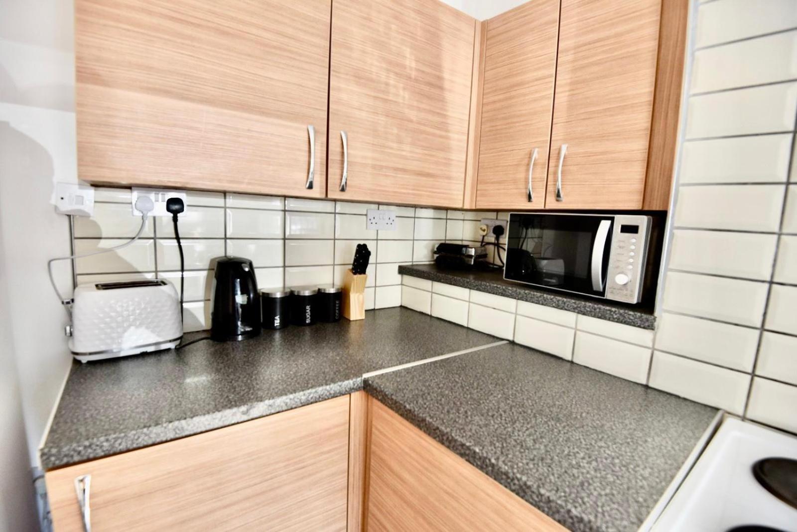 Villa Come On In Lucas Street Newport Train Station Sleep Upto 8 Exterior foto