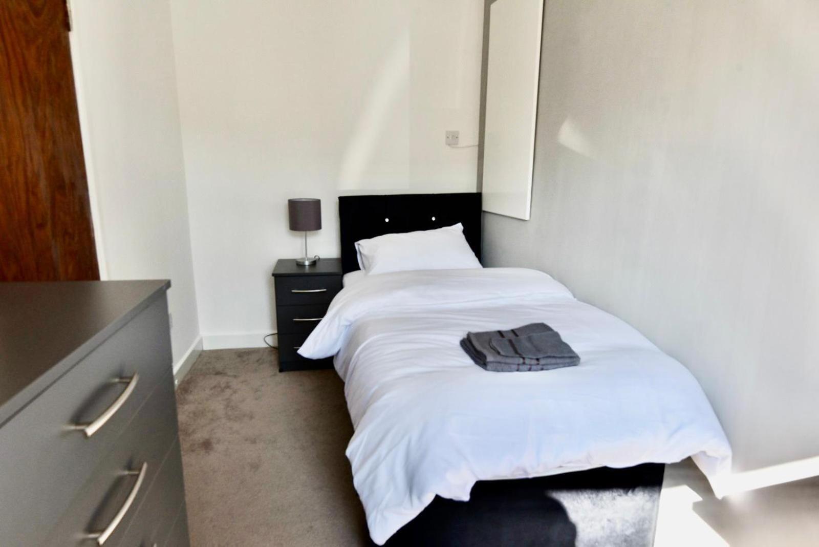 Villa Come On In Lucas Street Newport Train Station Sleep Upto 8 Exterior foto